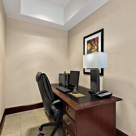 Comfort Inn & Suites Airport Convention Center Reno Zewnętrze zdjęcie