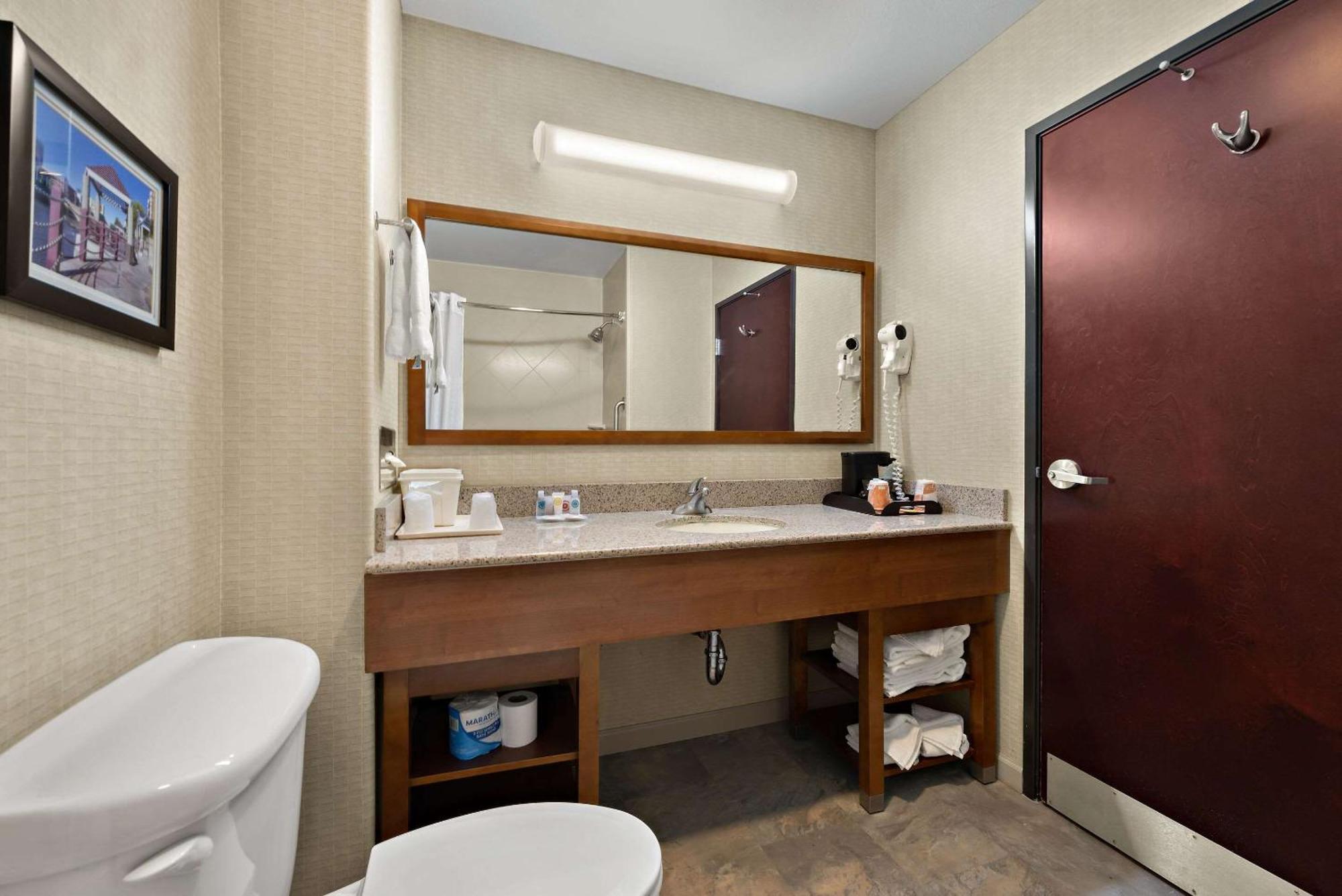 Comfort Inn & Suites Airport Convention Center Reno Zewnętrze zdjęcie