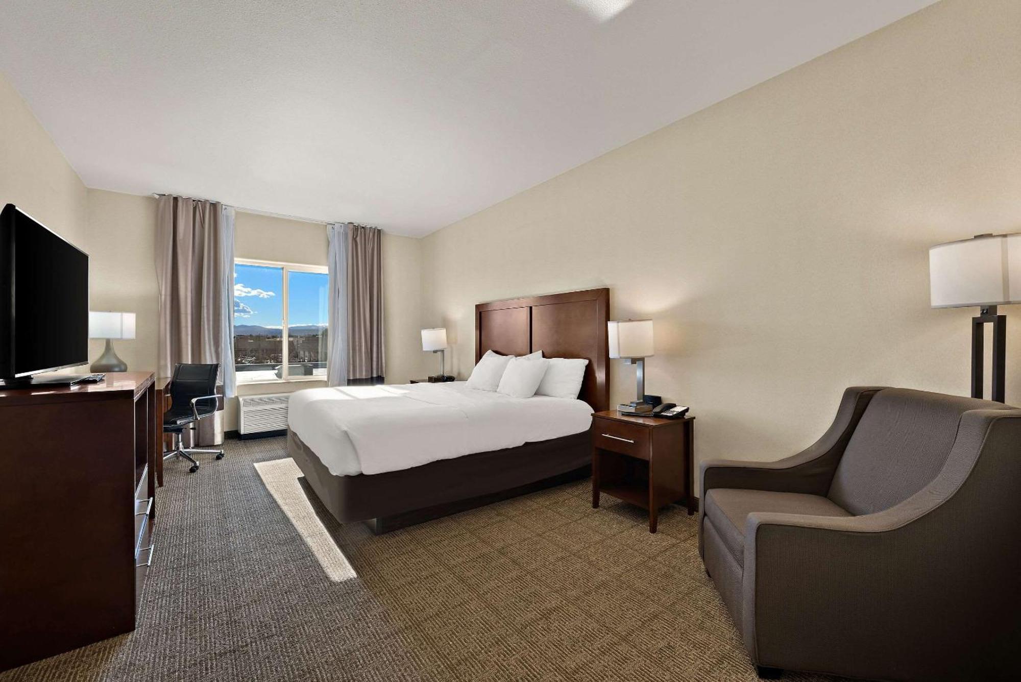 Comfort Inn & Suites Airport Convention Center Reno Zewnętrze zdjęcie