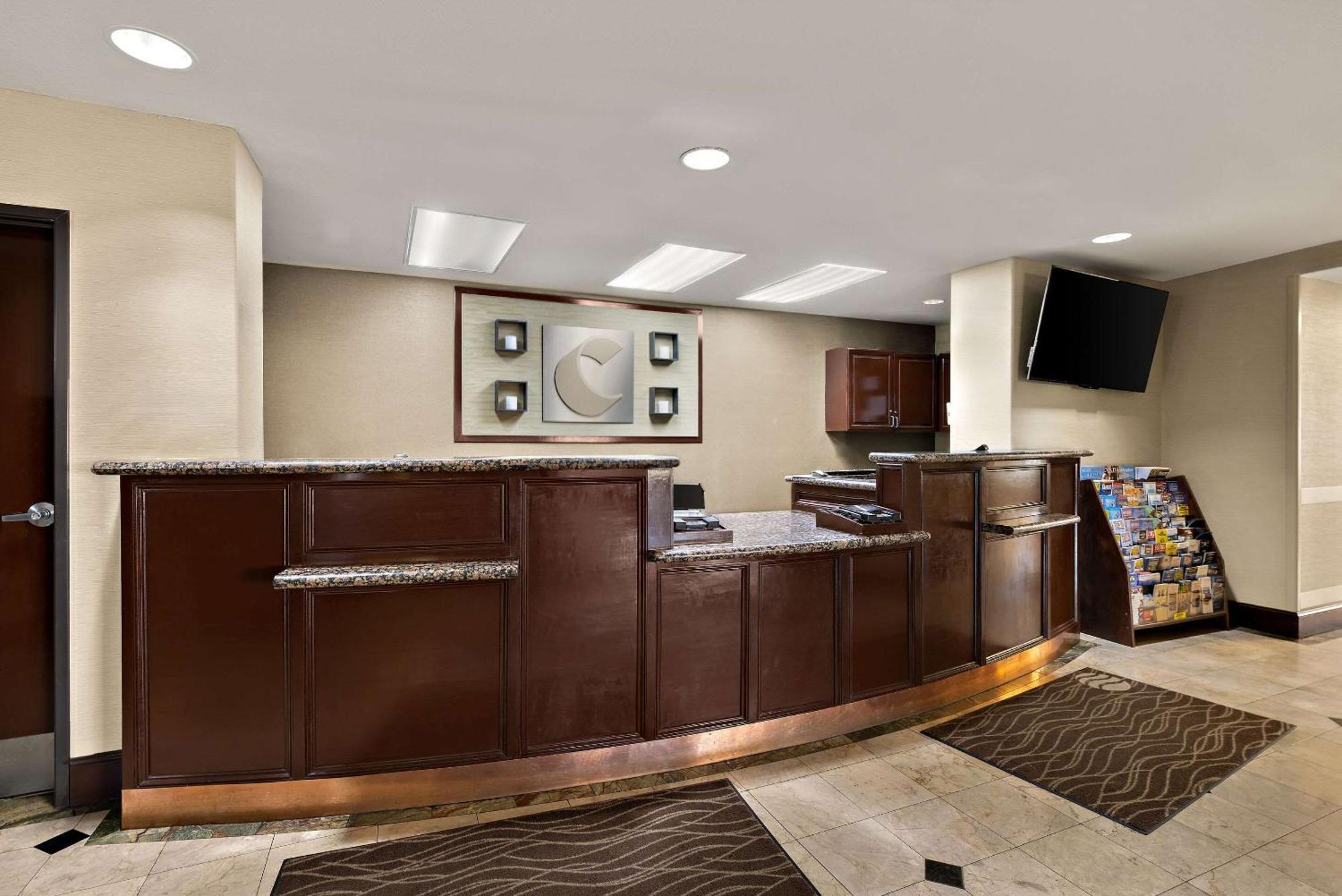 Comfort Inn & Suites Airport Convention Center Reno Zewnętrze zdjęcie